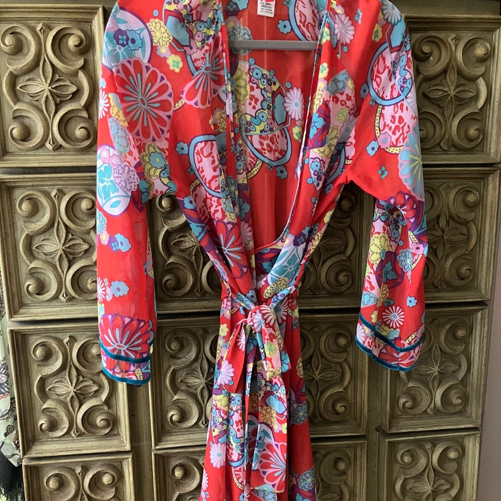 Red Floral Tie-Waist Satin Robe with Multicolor Print